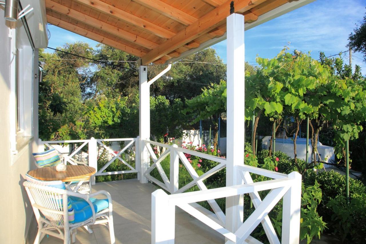 Blue Sky Cottage, Kanouli Beach Halikounas ภายนอก รูปภาพ