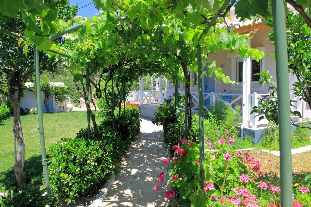 Blue Sky Cottage, Kanouli Beach Halikounas ภายนอก รูปภาพ