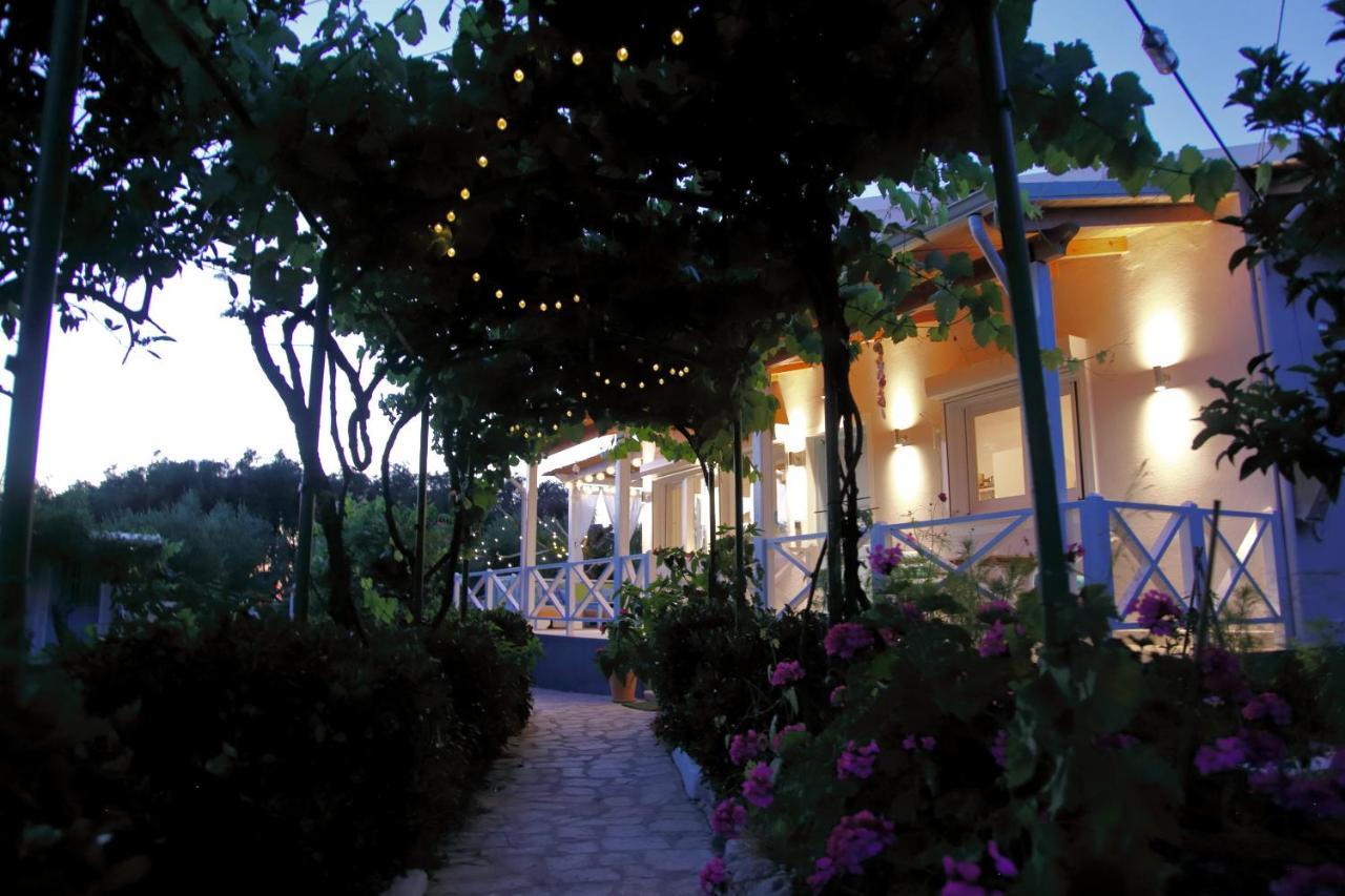 Blue Sky Cottage, Kanouli Beach Halikounas ภายนอก รูปภาพ